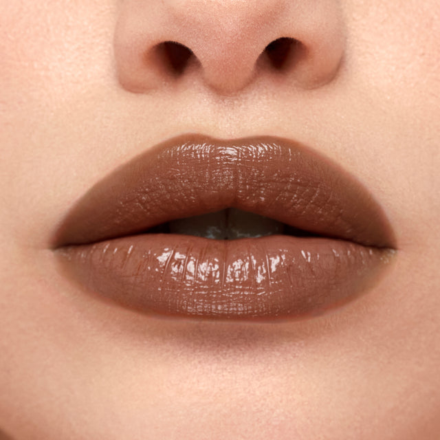 Light skin tone model wearing Wet Stick in Cinnamon Spritz