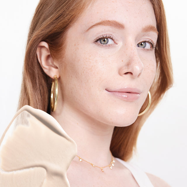 Model wearing BB Burst in Very Light Neutral 10