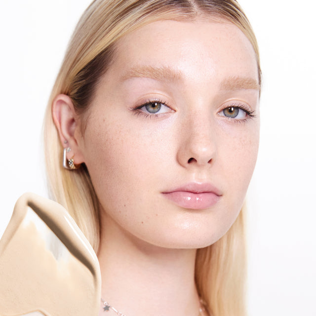 Model wearing BB Burst in Light Neutral 12