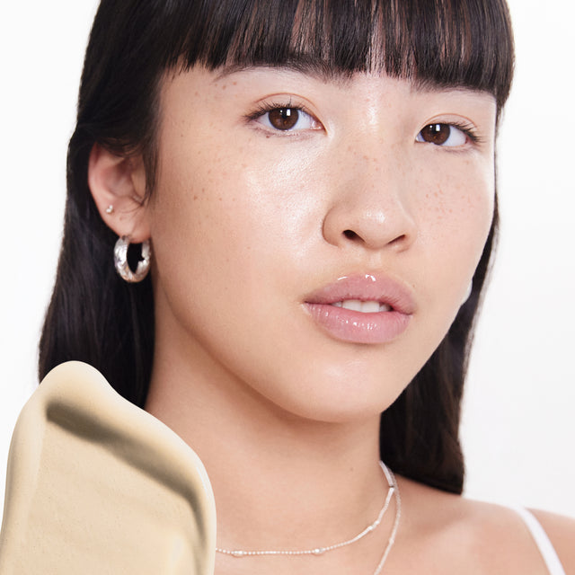 Model wearing BB Burst in Light+ Neutral Warm 14