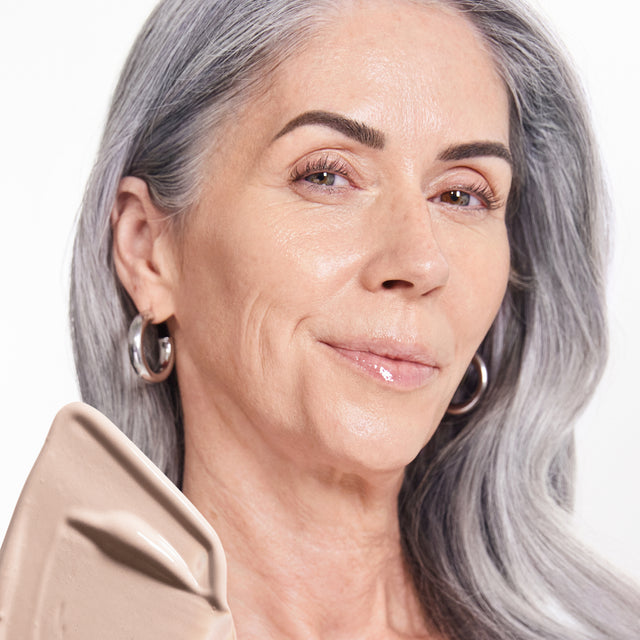 Model wearing BB Burst in Light Medium Neutral 21