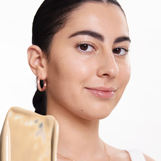 Model wearing BB Burst in Medium Neutral Olive 22