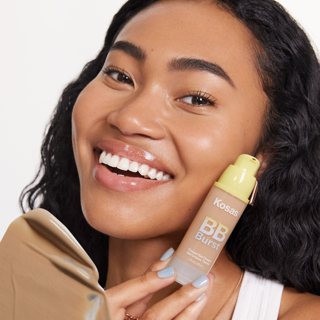 Model wearing BB Burst in Medium Deep Neutral Warm 32