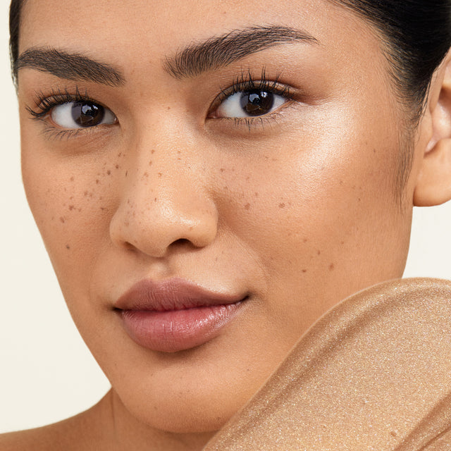 Model wearing Glow I.V. in Radiate