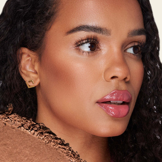 Model wearing The Sun Show in Escape