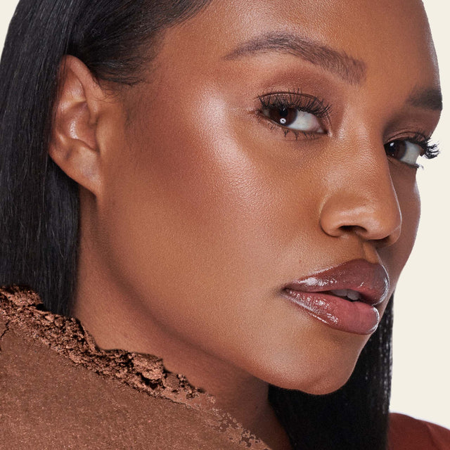 Model wearing The Sun Show in Paradise