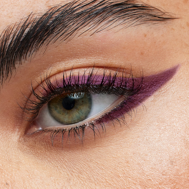 Green eye model wearing Soulgazer in Bewitch