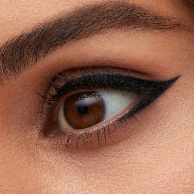 Light brown eye model wearing Soulgazer in Hypnotize