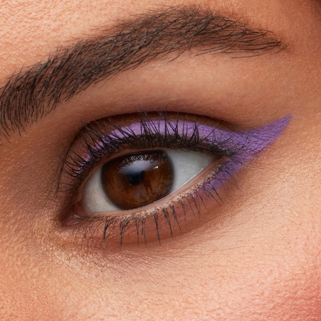 Light brown eye model wearing Soulgazer in Mesmerize