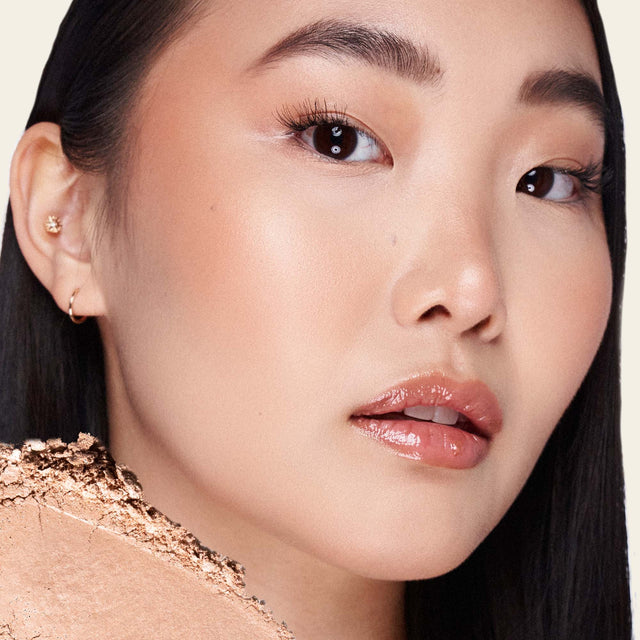 Model wearing The Sun Show in Waves